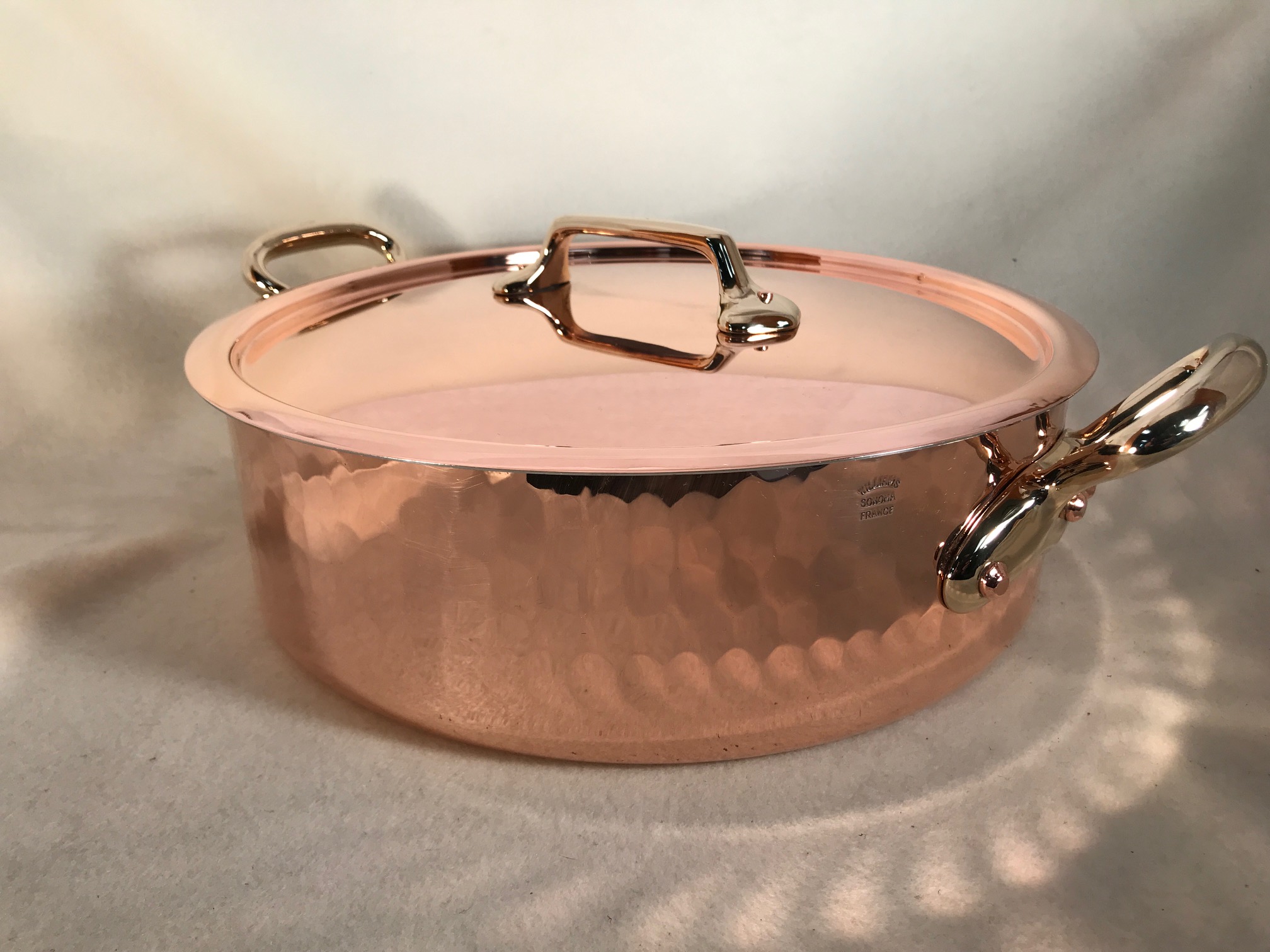 11.25 hammered French rondeau copper tin lined pan with lid